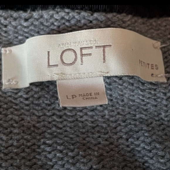 Chunky Knit Blazer Cardigan With Button Detail EUC size LP - Picture 5 of 10